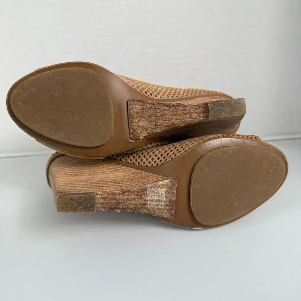 Pelle Moda Women's Tan Perforated Leather Peep Toe Wedge Bootie Shoes Size 6 M